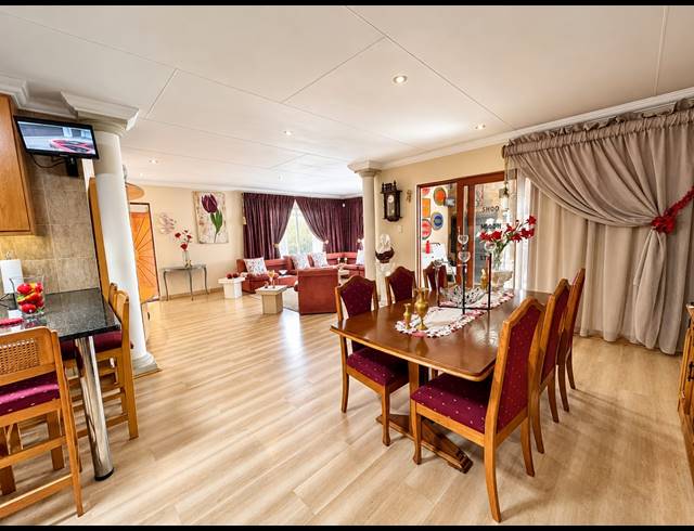 3 BEDROOM TOWNHOUSE FOR SALE IN RIVERSDALE